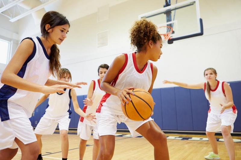 &Agrave; partir de quel &acirc;ge un enfant peut-il commencer le mini-baby basket ?